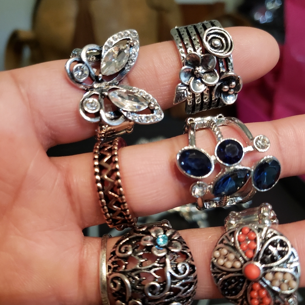 Paparazzi silver 3 row rhinestone ring - Picture 8 of 8